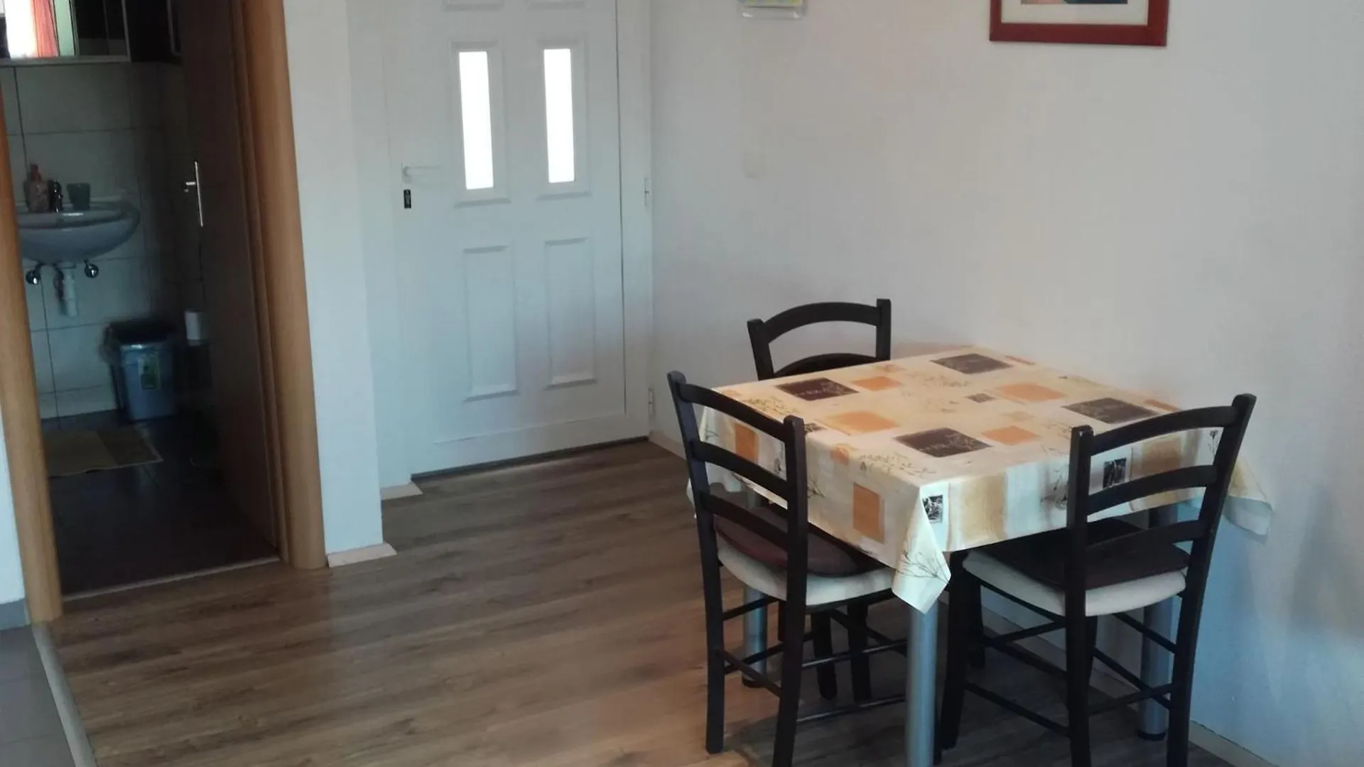 Apartmani Luna - Studio Apartment Sukošan 0*,